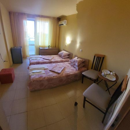 Apartamenti Ivaia Apartment Варна Екстериор снимка