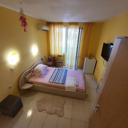 Apartamenti Ivaia Apartment Варна Екстериор снимка